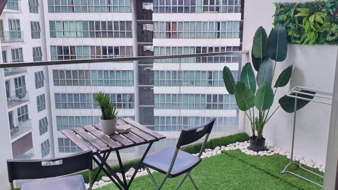 Regalia Suites With Infinity Pool Klcc By Staycation Homes Kuala Lumpur Esterno foto