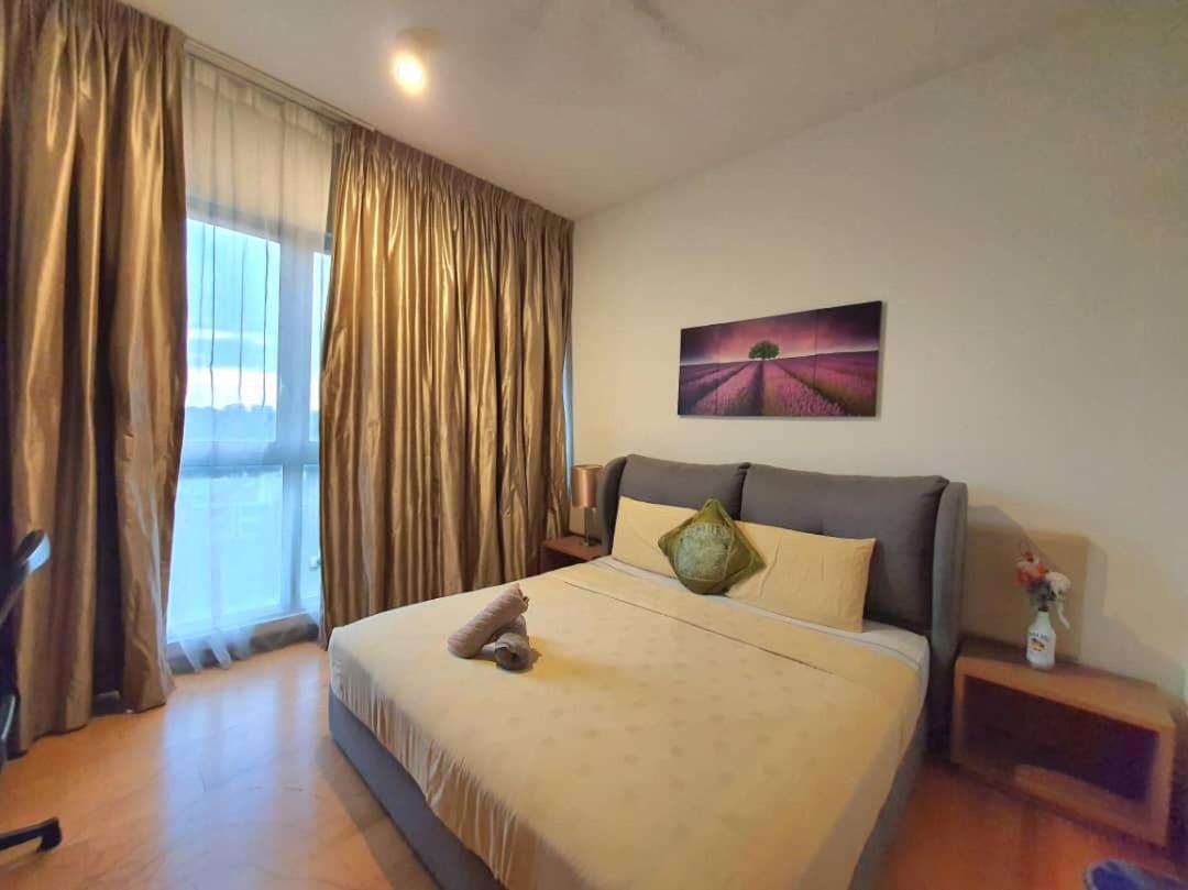 Regalia Suites With Infinity Pool Klcc By Staycation Homes Kuala Lumpur Esterno foto