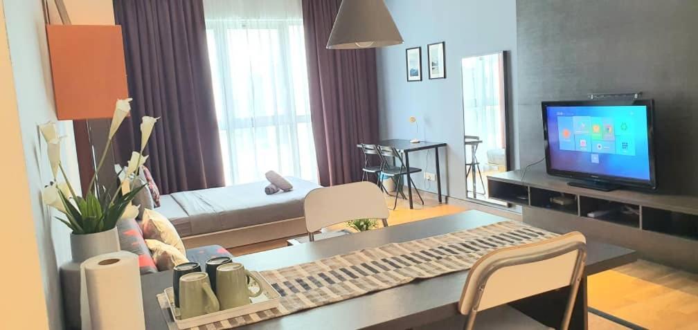 Regalia Suites With Infinity Pool Klcc By Staycation Homes Kuala Lumpur Esterno foto