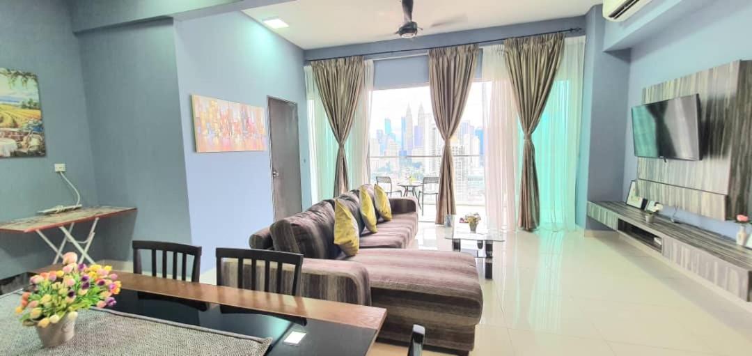 Regalia Suites With Infinity Pool Klcc By Staycation Homes Kuala Lumpur Esterno foto