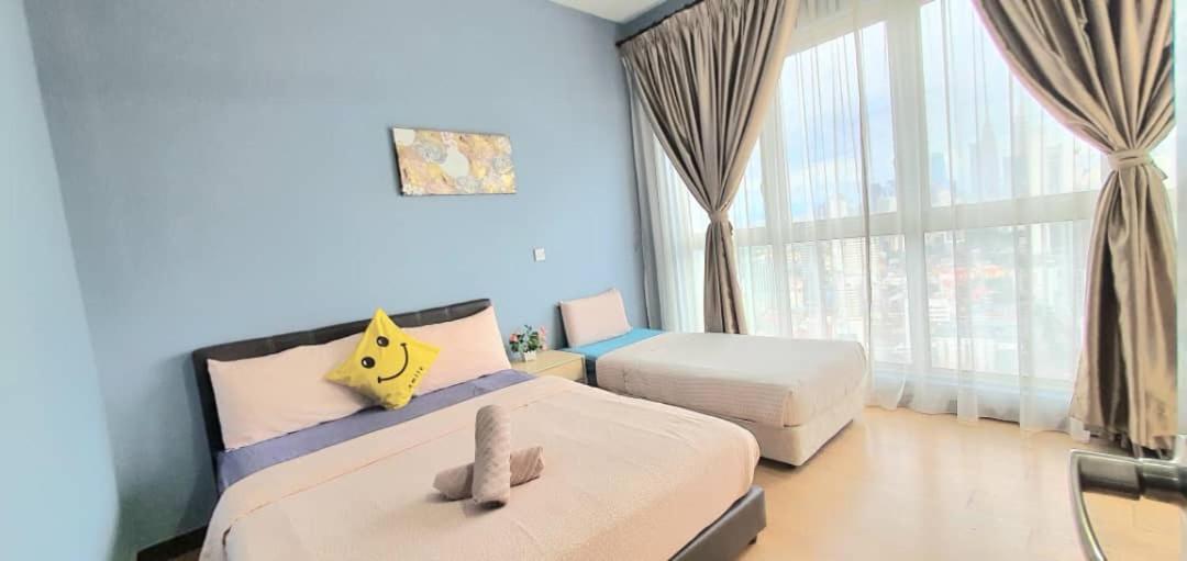 Regalia Suites With Infinity Pool Klcc By Staycation Homes Kuala Lumpur Esterno foto
