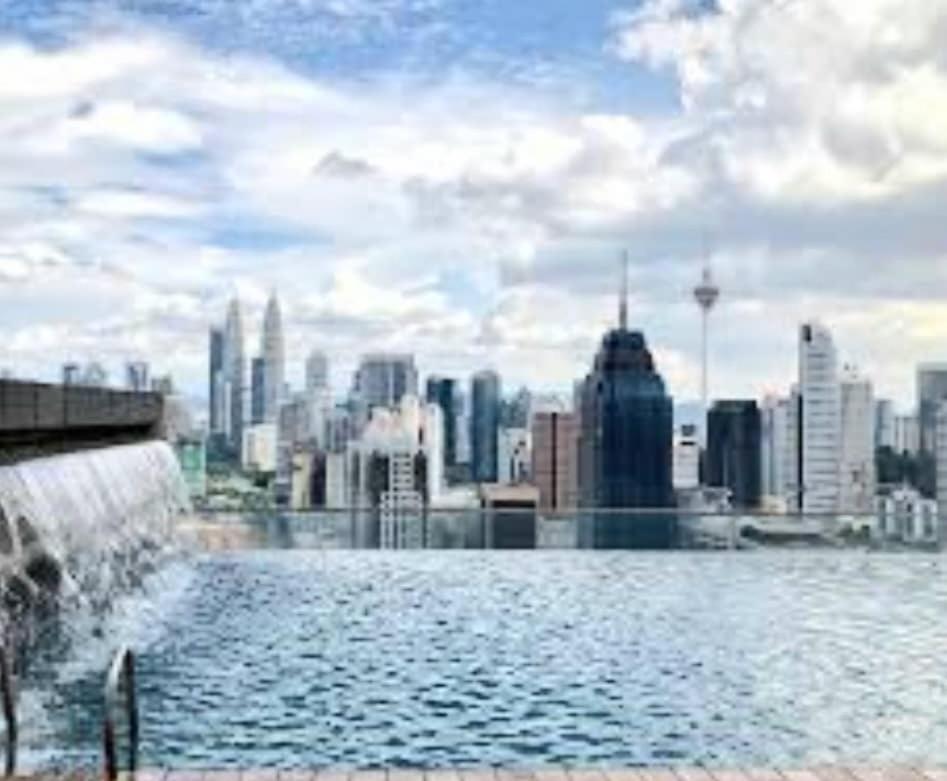 Regalia Suites With Infinity Pool Klcc By Staycation Homes Kuala Lumpur Esterno foto