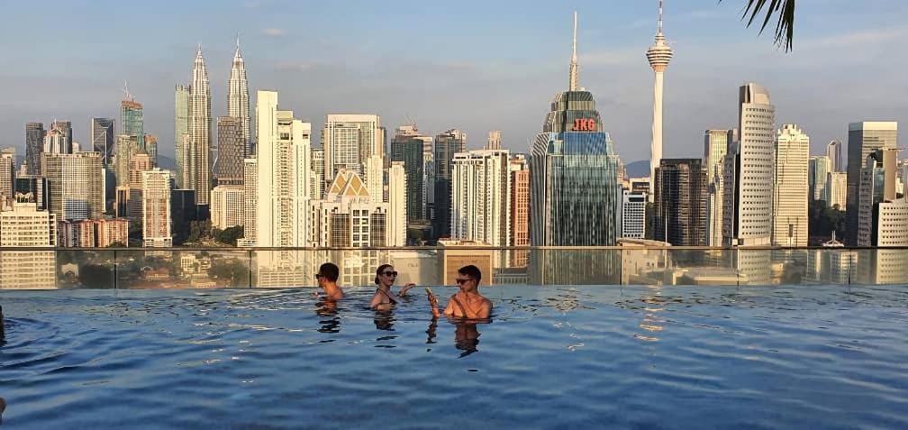 Regalia Suites With Infinity Pool Klcc By Staycation Homes Kuala Lumpur Esterno foto