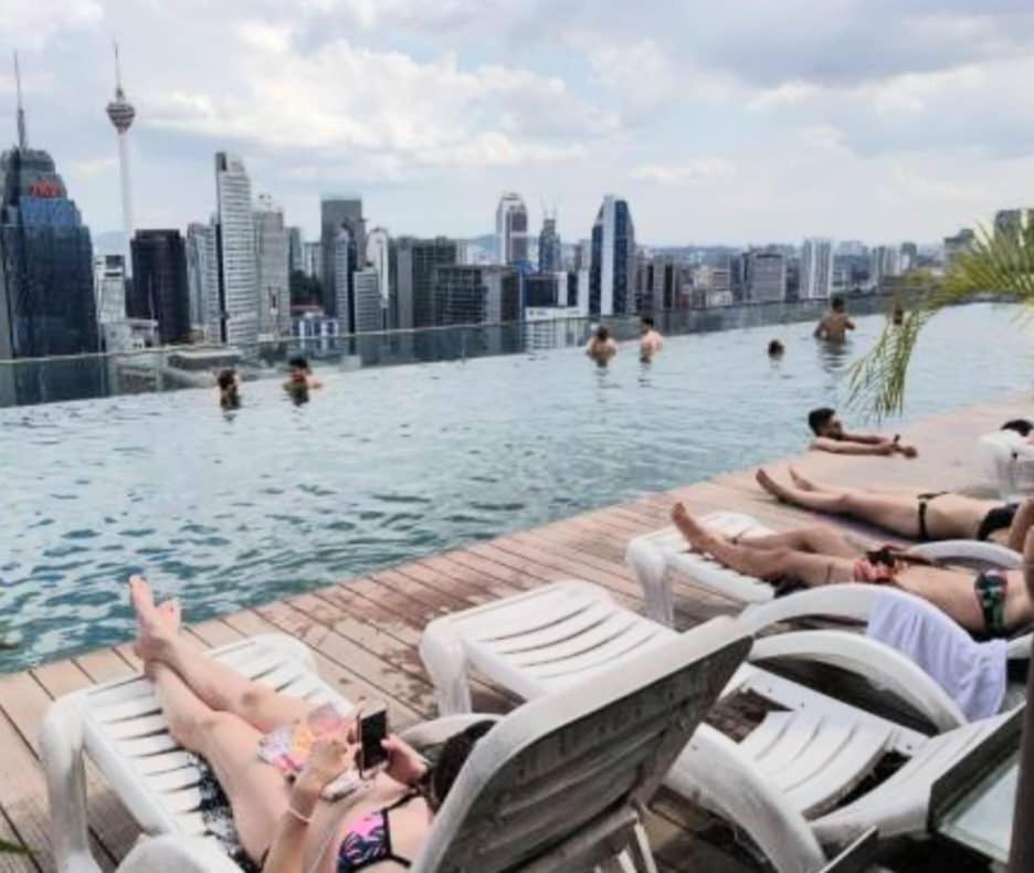Regalia Suites With Infinity Pool Klcc By Staycation Homes Kuala Lumpur Esterno foto