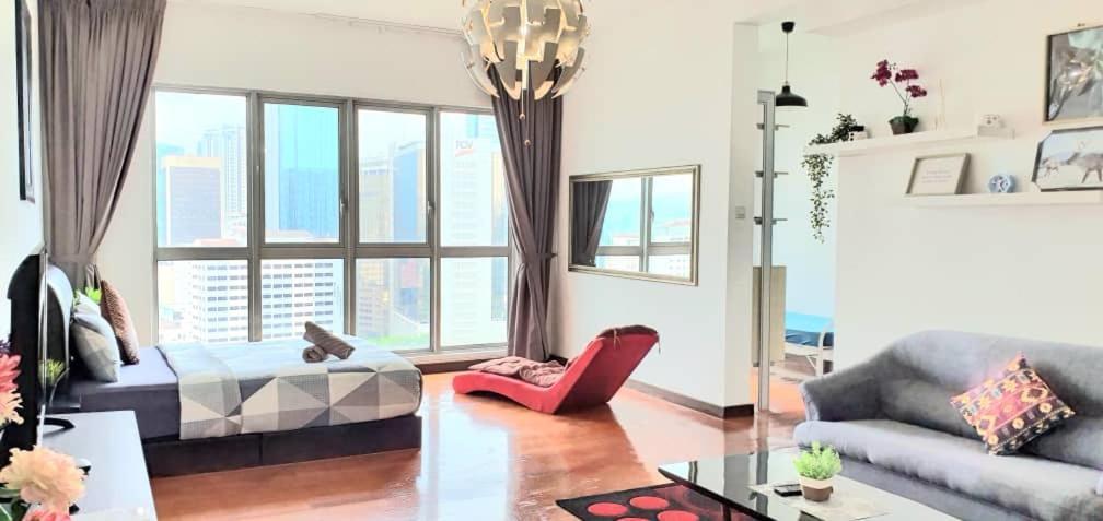 Regalia Suites With Infinity Pool Klcc By Staycation Homes Kuala Lumpur Esterno foto