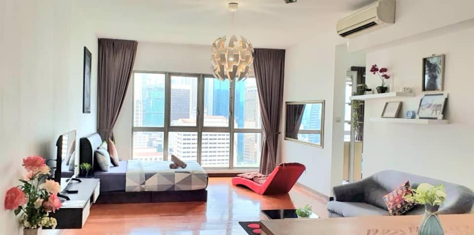 Regalia Suites With Infinity Pool Klcc By Staycation Homes Kuala Lumpur Esterno foto