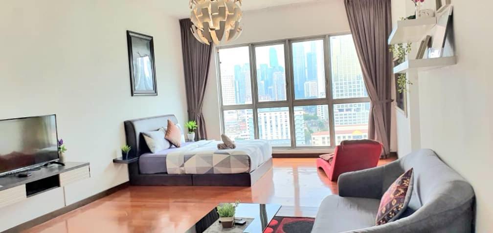 Regalia Suites With Infinity Pool Klcc By Staycation Homes Kuala Lumpur Esterno foto