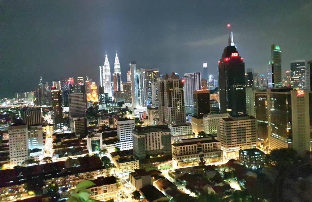 Regalia Suites With Infinity Pool Klcc By Staycation Homes Kuala Lumpur Esterno foto